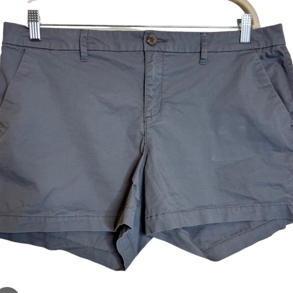 Old Navy Gray Cargo Shorts with Minimalist Design